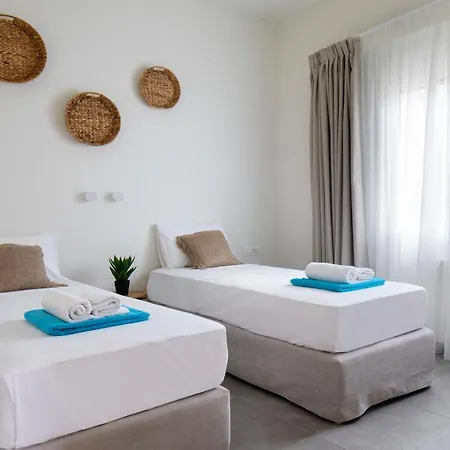 S U E N O - And Apartments, With Shared Pool Lejlighed Kato Daratso