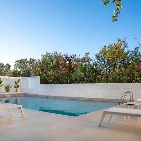 S U E N O - And Apartments, With Shared Pool *